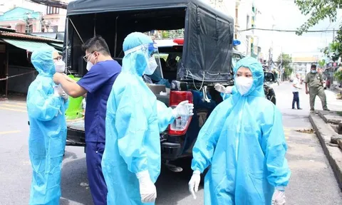 TPHCM khẩn cấp tìm người đi cùng 2 chuyến bay có ca nhiễm biến chủng Omicron