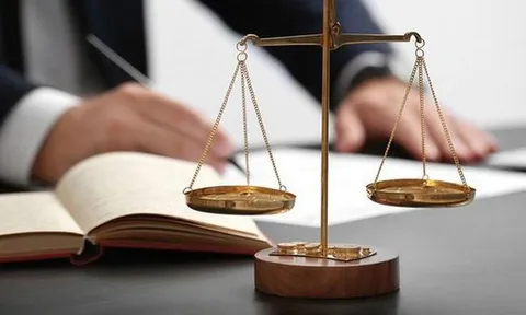 PXI và RIC có nguy cơ bị hủy niêm yết