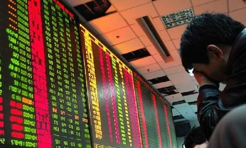 Chứng khoán giảm điểm, thanh khoản sụt mạnh