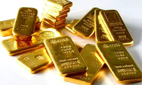 Vàng giành lại sức hấp dẫn trước cổ phiếu và tiền kỹ thuật số