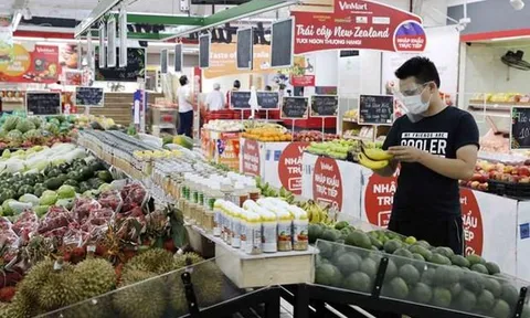 Đại dịch COVID-19: Mua sắm trực tiếp không dễ bị 'soán ngôi'