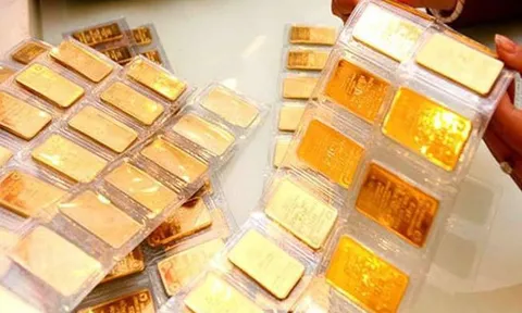 Vàng bật tăng lên 1.820 USD/ounce, giá SJC 'thổi' lên cao trước ngày Thần Tài
