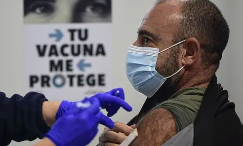 Châu Âu ghi nhận số ca mắc COVID-19 cao nhất thế giới