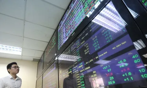 Chứng khoán phái sinh: Áp lực bán tăng, nhưng vẫn đóng cửa 'xanh mướt' trong phiên khai Xuân