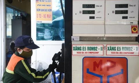 Bộ Công Thương họp khẩn làm rõ nguyên nhân xăng dầu khan hiếm