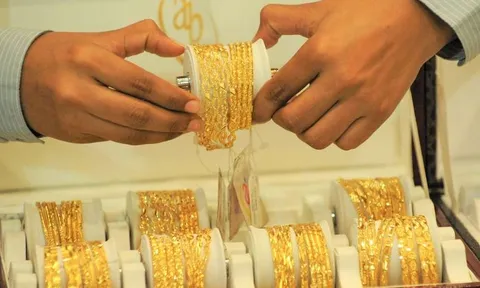 Giá vàng châu Á giảm do kỳ vọng Mỹ tăng lãi suất