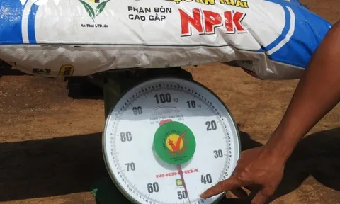 Phát hiện hàng loạt bao phân bón cao cấp sinh học An Thái NPK thiếu trọng lượng