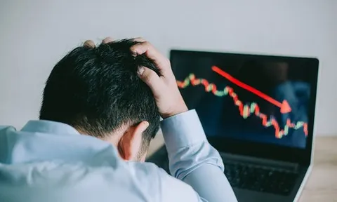 Chứng khoán phiên chiều 22/2: Thị trường đỏ lửa, hơn 650 mã cổ phiếu bị rớt giá