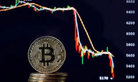 Giá Bitcoin và tiền ảo giảm sâu giữa căng thẳng Nga - Ukraine