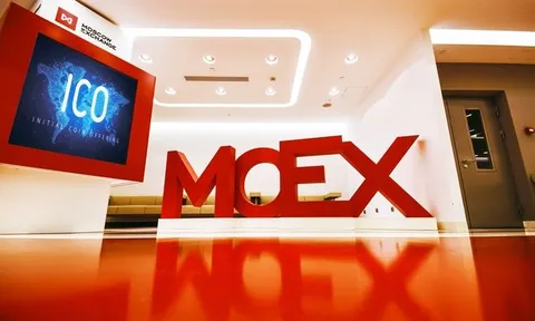 Chứng khoán Nga lao dốc gần 50%