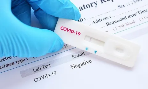 Lý do nhiều người test Covid-19 âm tính dù xuất hiện triệu chứng