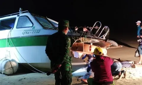 Mới nhất từ hiện trường vụ lật ca nô: Tìm thấy thêm 1 nạn nhân, khám nghiệm ca nô bị nạn