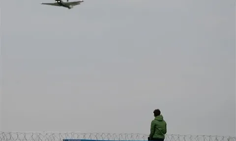 Mỹ chính thức đóng cửa không phận với Nga