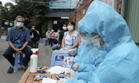 Thủ tướng: Sẽ ban hành Chương trình phòng chống dịch mới