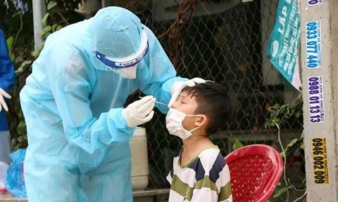 Trẻ em mắc COVID-19 chăm sóc tại nhà cần biết hướng dẫn chi tiết dùng thuốc hạ sốt của Bộ Y tế