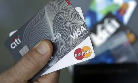 Visa, MasterCard ngừng hoạt động ở Nga vì chiến sự Ukraine