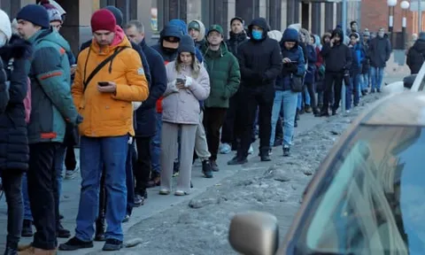 Xung đột ở Ukraine có thể khiến kinh tế Nga thụt lùi 30 năm