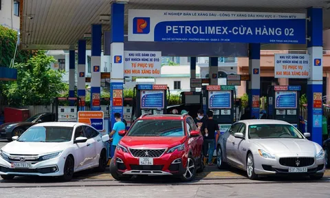 Vì sao giá xăng liên tục tăng mạnh nhưng giảm lại nhỏ giọt?