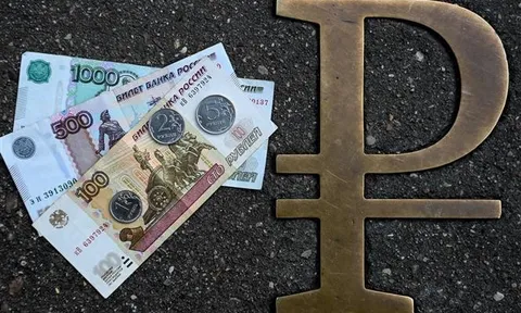 Đồng rúp vọt lên sau quyết định 'lịch sử' của Tổng thống Putin