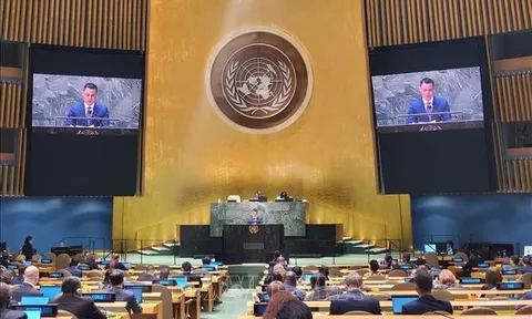 ĐHĐ LHQ yêu cầu Nga chấm dứt cuộc chiến, kêu gọi viện trợ cho Ukraine