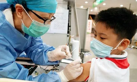 Kiến nghị nhận viện trợ 13,7 triệu liều vaccine cho trẻ em từ tháng Tư