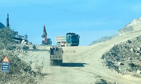 Cao tốc Bắc – Nam ì ạch tiến độ: Thiếu đất đắp nền, nhà thầu yếu kém