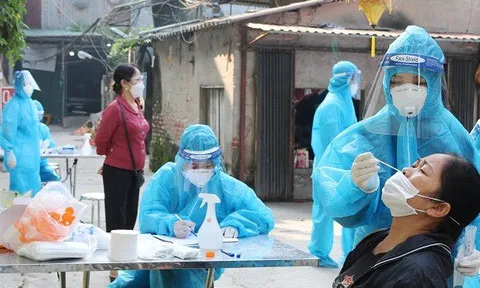 Ngày 3/4: Số mắc COVID-19 mới giảm mạnh còn 50.730 ca; 2 tỉnh bổ sung hơn 51.000 F0