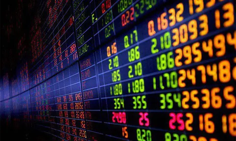 Cả dòng FLC tím trần: Khối ngoại tranh thủ xả hàng, xuất hiện 'game' thâu tóm?