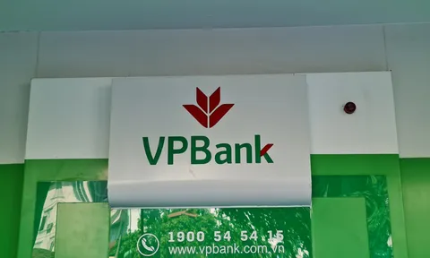 Một sếp VPBank bán cổ phiếu VPB sai quy định