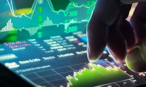 Hé lộ chiêu trò 'làm xiếc', bơm thổi giá cổ phiếu