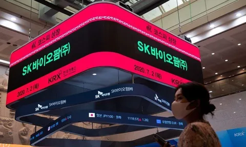 Chứng khoán châu Á hầu hết giảm, nhà đầu tư theo dõi diễn biến Covid-19 tại Trung Quốc