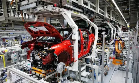 Xung đột Nga – Ukraine tiếp tục ảnh hưởng tới giá ô tô toàn cầu?