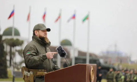 Hơn 1.000 lính thủy đánh bộ Ukraine đầu hàng ở Mariupol?
