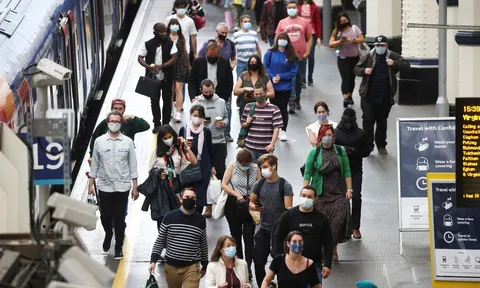 WHO cảnh báo không nên mất cảnh giác trước đại dịch COVID-19