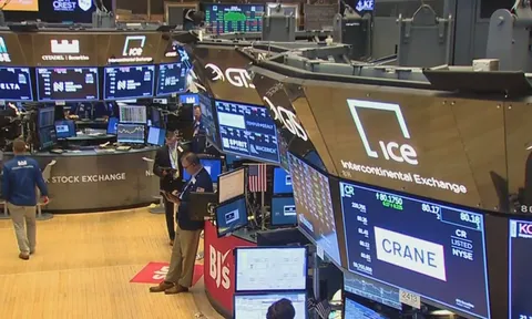Chứng khoán Mỹ sụt điểm, giá dầu tăng mạnh vì dự định của châu Âu