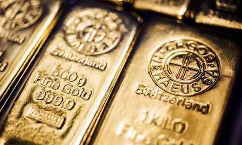 Giá vàng thế giới giằng co, trong nước tăng