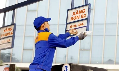 Hôm nay, giá xăng có thể tăng 800 - 1.000 đồng/lít