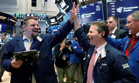 Chứng khoán Mỹ phục hồi rực rỡ, giá dầu tăng mạnh sau tin từ Đức