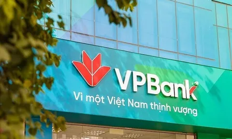Sếp nữ VPBank bán "chui” cổ phiếu giá gần 1 tỷ đồng