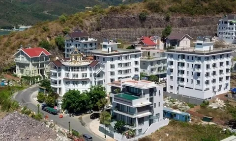 Tiếp tục cưỡng chế 2 biệt thự Ocean View Nha Trang xây vượt tầng