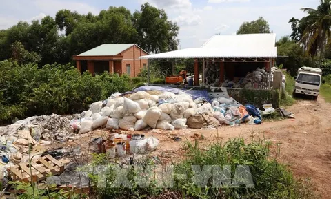 Đồng Nai điều tra vụ doanh nghiệp đổ chất thải rắn ra môi trường