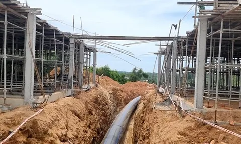 Nhà máy Bột - Giấy VNT19 thi công đường ống xả thải theo đúng phê chuẩn thiết kế của các cơ quan chức năng