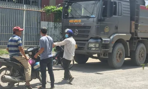 Người dân Biên Hòa bức xúc, chặn xe ben đi đường cấm vào mỏ đá Tân Cang
