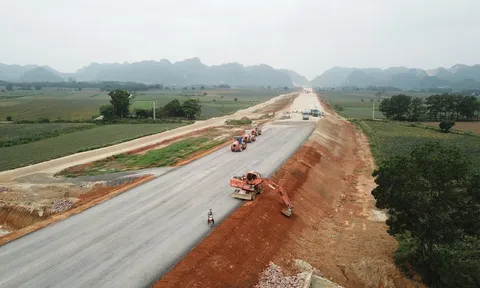 Dùng kinh phí còn dư sau đấu thầu để thưởng cho nhà thầu cao tốc vượt tiến độ