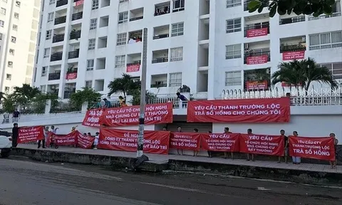 Dân ở chung cư mòn mỏi chờ 'sổ hồng'