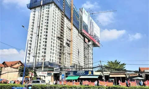 Bài 2: Dự án Roxana Plaza ngừng thi công vì sao nhà đầu tư lại để Tổng thầu yên?