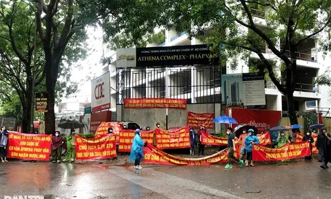 Hàng trăm khách hàng tố bị "mắc cạn" tại dự án chủ đầu tư bán "chui"