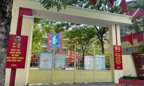 Học sinh bị 'đẩy' đi để trường lên chuẩn quốc gia: Vẫn tiếp tục đẩy học sinh lớp 1, lãnh đạo quận có dám cho con vào học trường bị 'nhồi' học sinh?