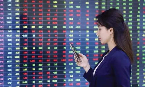 Giao dịch chứng khoán sáng 19/8: Thị trường phân hóa, nhóm dầu khí nổi dậy