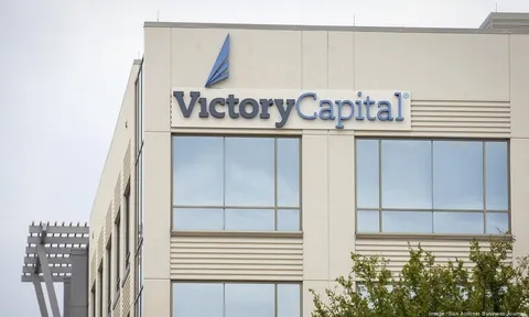 Nghịch lý doanh nghiệp lỗ đậm nhưng giá cổ phiếu vẫn 'dậy sóng'